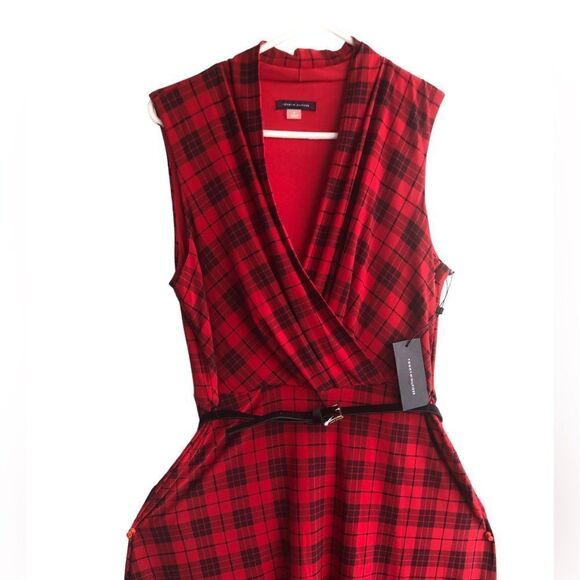 NWT Tommy Hilfiger Sleeveless V-Neck Red Dress With Black Lines and Black Belt - Picture 3 of 6